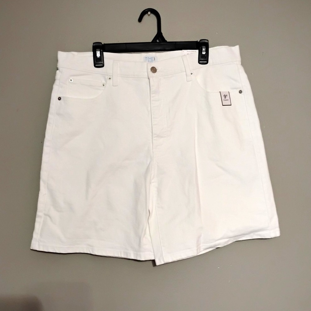 Time And Tru Women's Maternity Mid Rise Denim Bermuda Shorts Size 18 White